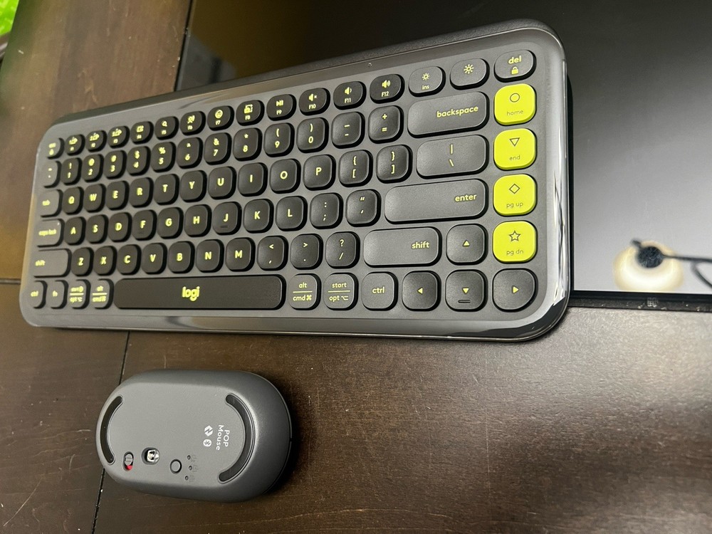 Logitech POP ICON Combo, Bluetooth Keyboard and Mouse Combo -Graphite