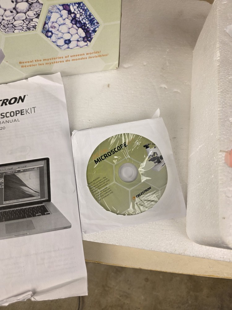 Celestron Digital Microscope Kit Model 44320 600X