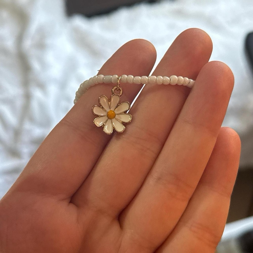 White Beaded Floral Necklace