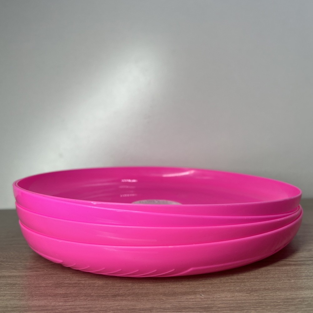 4 CT Pink Frisbees
