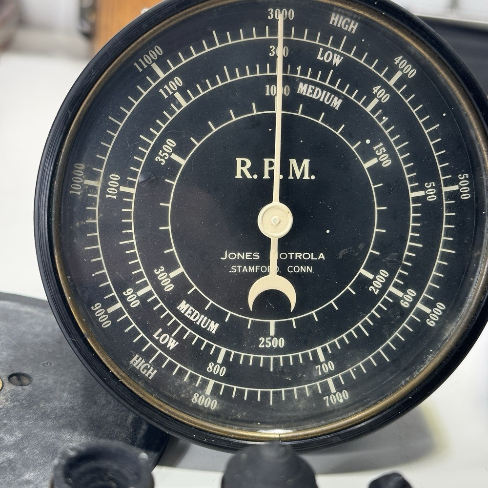 Jones Motrola 18T22 Multiple Range Hand (Portable) Tachometer Type B Class A