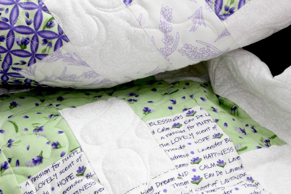 New Handmade Lap / Throw Quilt ~ Lavender Garden