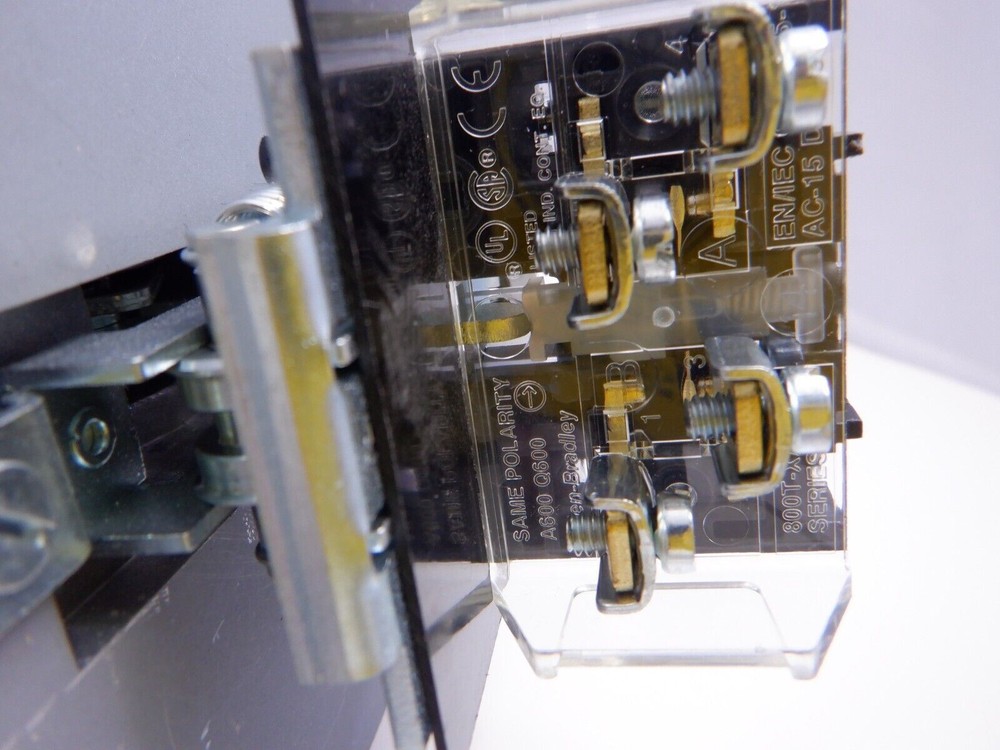 Allen Bradley 800H-2HJM7 Pushbutton Station Assembled