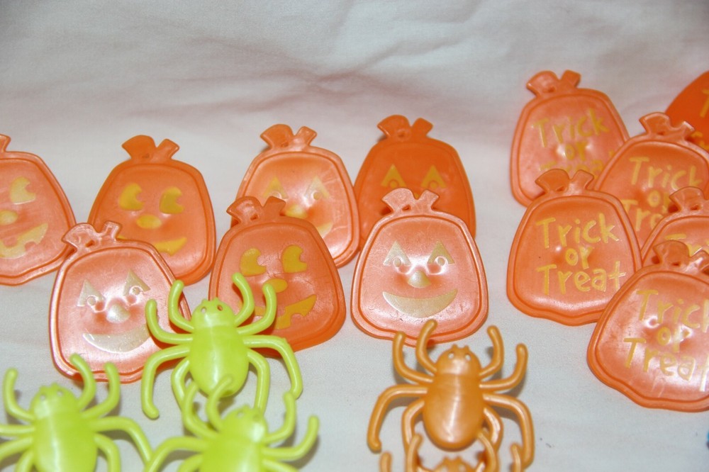 (36) Halloween Characters Cupcake Rings Ghost-Spiders~ Pumpkins ~ Spider web