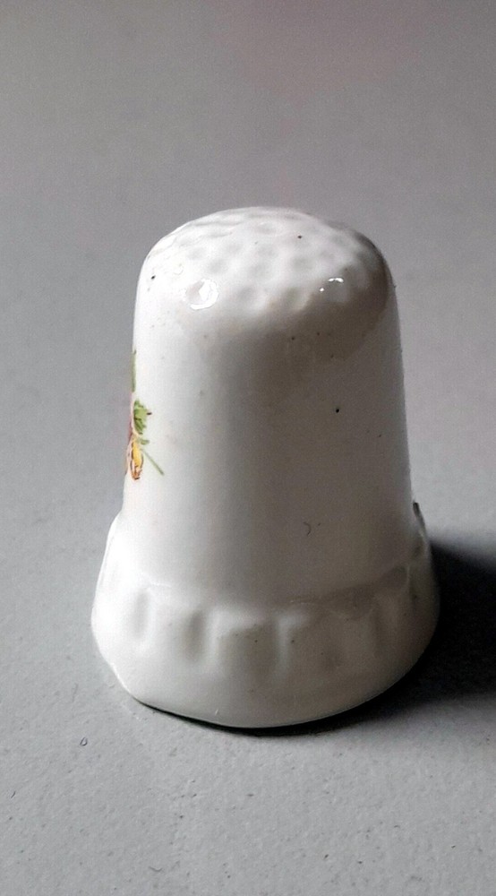 Decorative Thimble : Bone China : Strawberries .
