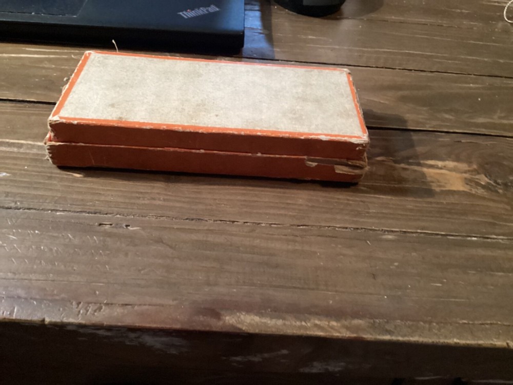 Early Wyoming Thread 200 Yard Thread Box