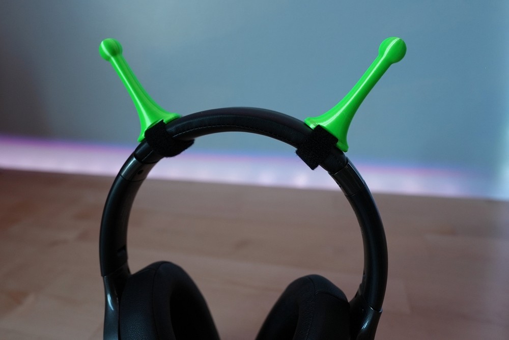 Alien Antenna for Headphones