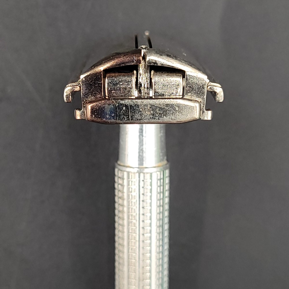 1956 Gillette Super Speed Blue Tip Flare DE TTO Safety Razor Date Code B3