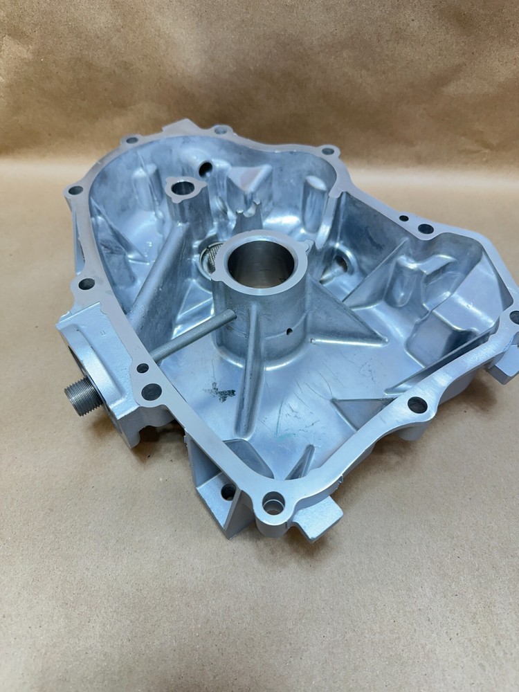 Briggs & Stratton Engine Sump 690069