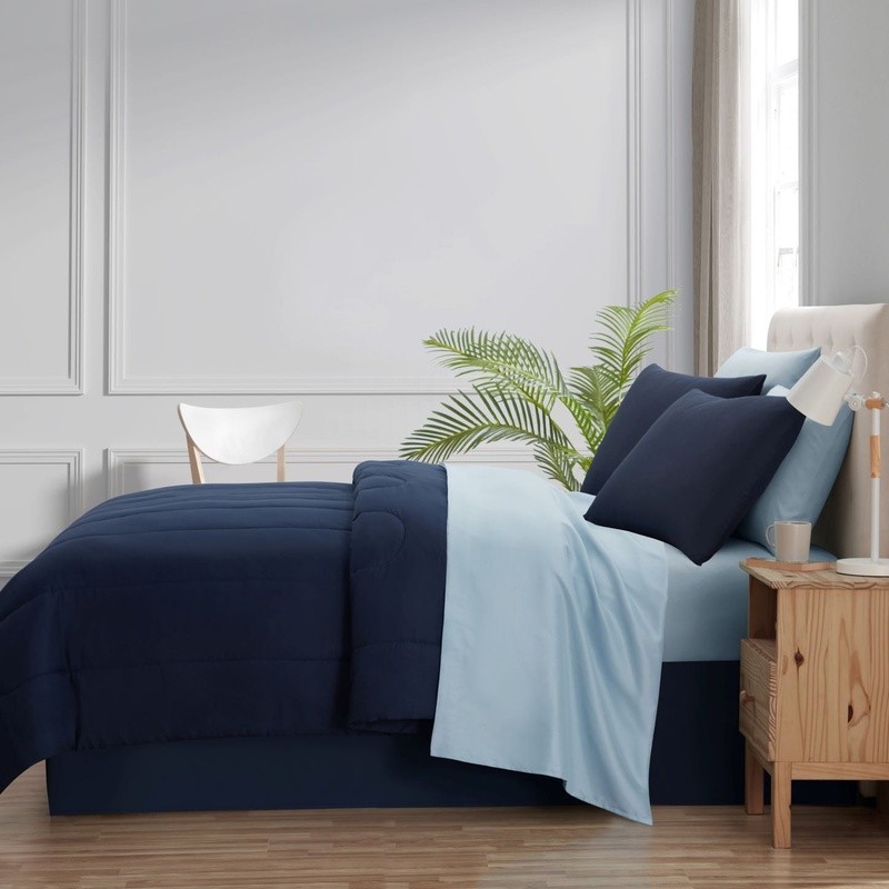 7-Piece Reversible Bed in a Bag Polyester Bedding Set Comforter Sheets Shams New