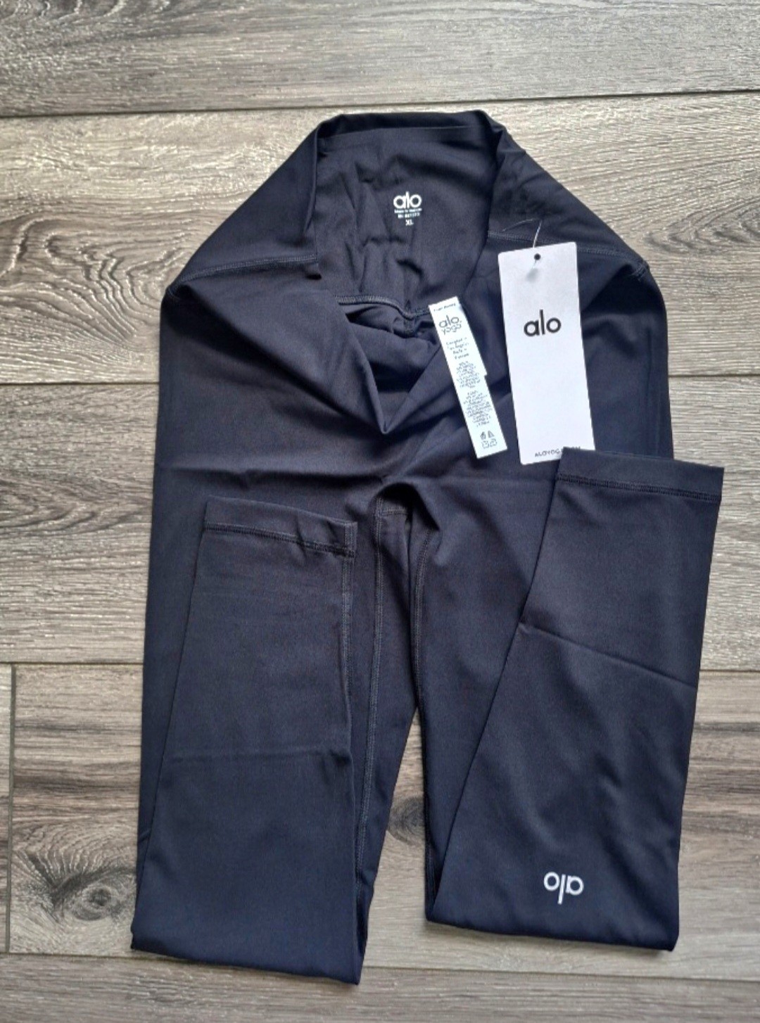 Alo Women’s XLarge Alosoft High-Waist Legging. Black