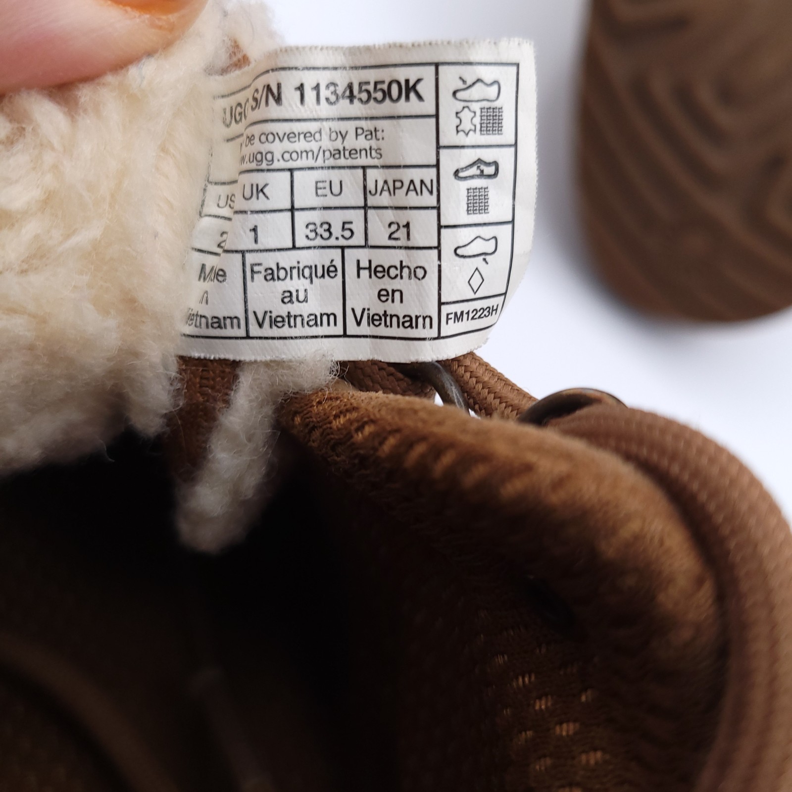 UGG Australia Highland Hi Heritage Boots Boys Size 2 Chestnut Brown Leather