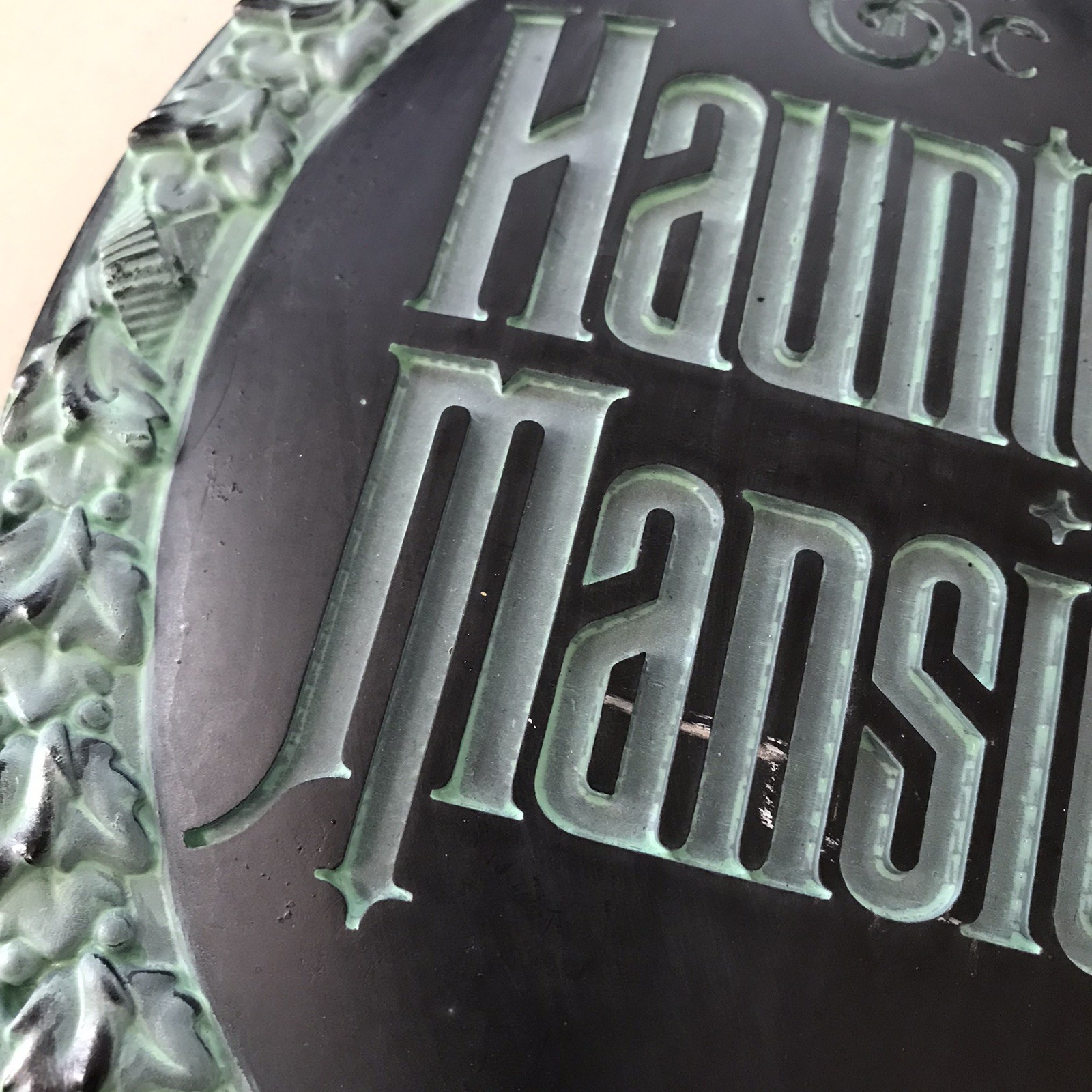 Disney The Haunted Mansion Wall Plaque Sign Halloween Horror Collectible Goth