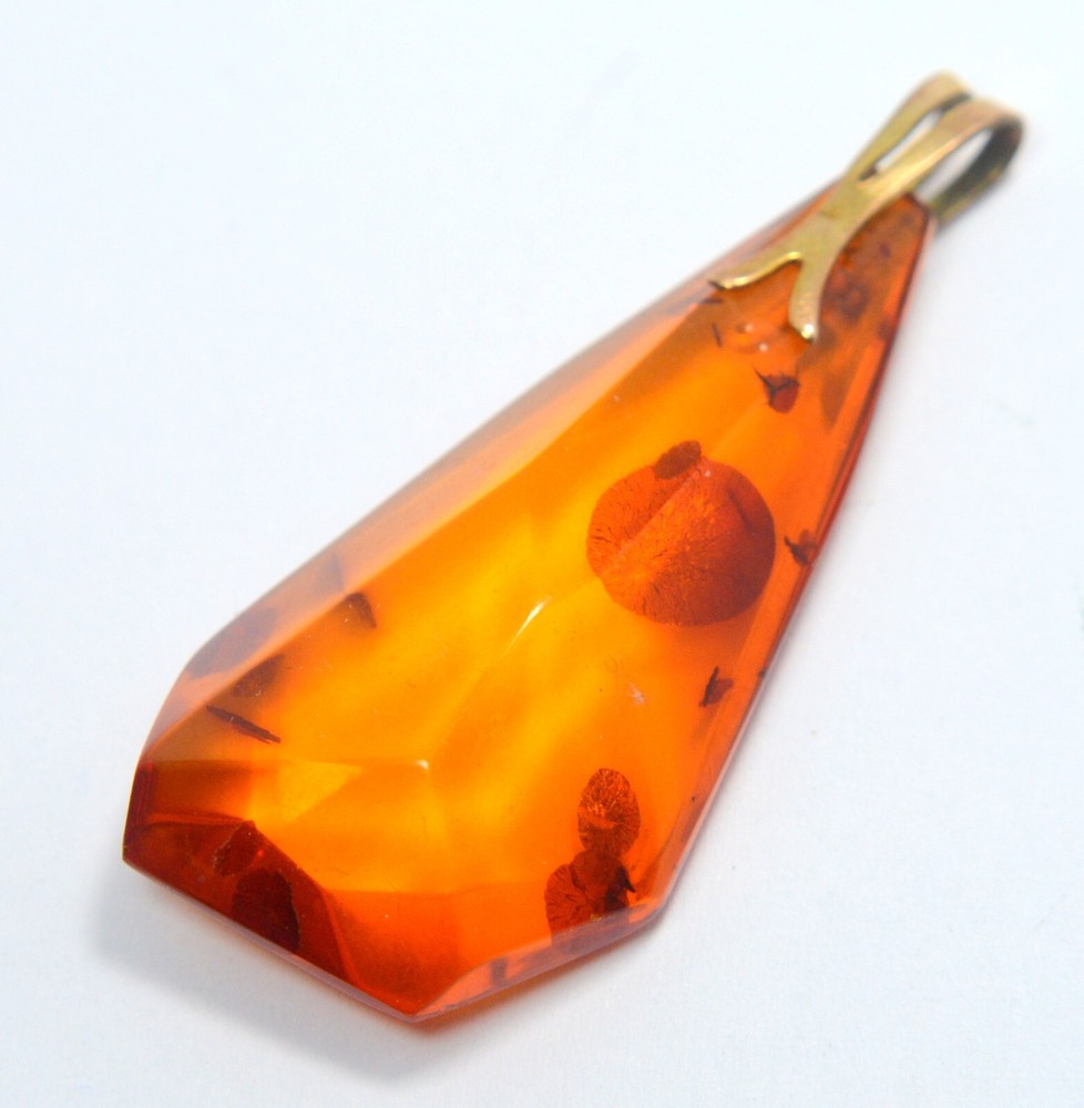 NATURAL ORANGE BALTIC AMBER PENDANT