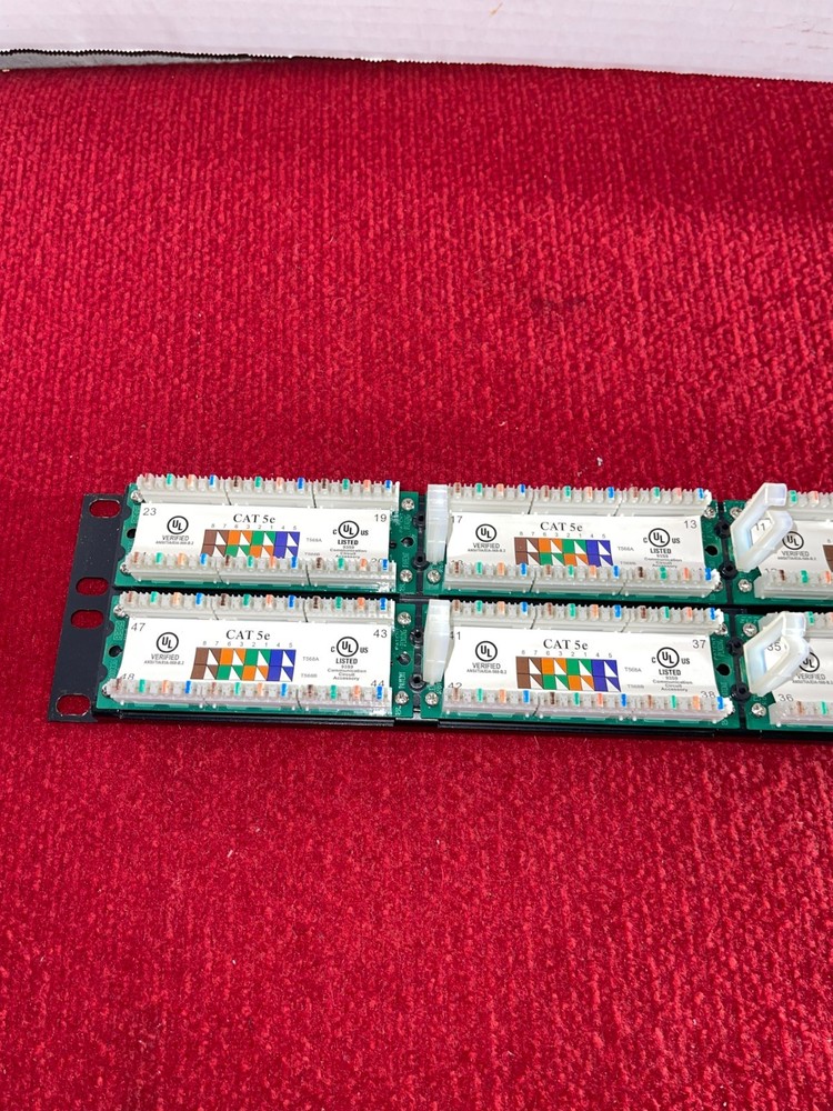 CAT 5e 48-PORT RACK-MOUNT PATCH PANEL Communication Circuit Accessory