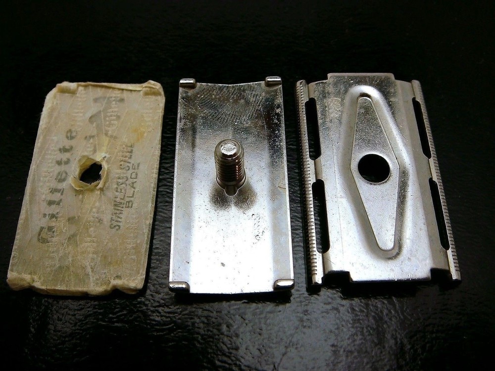 Gillette Tech Shaving Razor Short Stubby Travel
