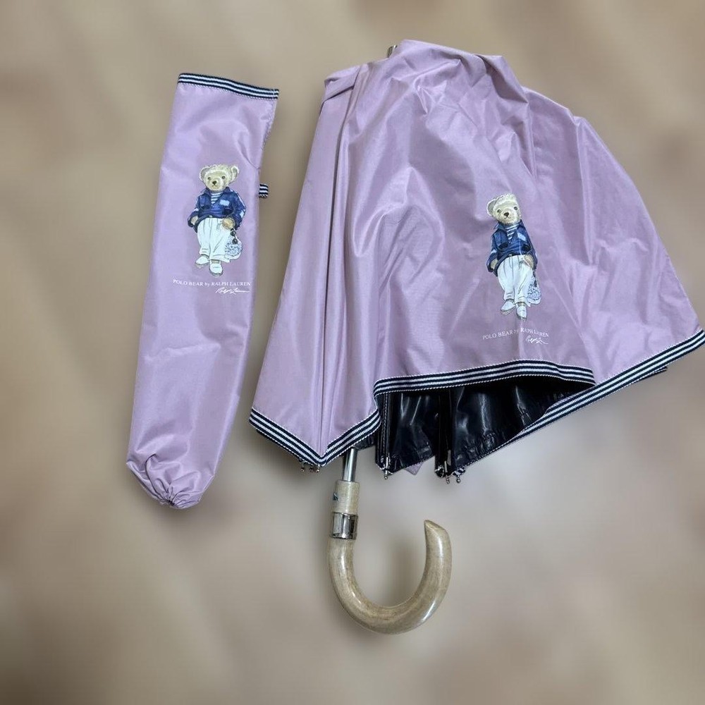 Folding umbrella with polo bear