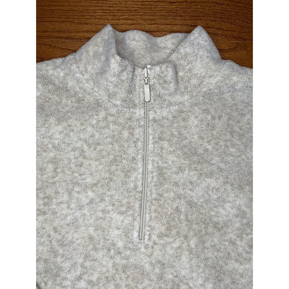 LL Bean Women's Light Tan Fluffy Pull Over Size M-Reg