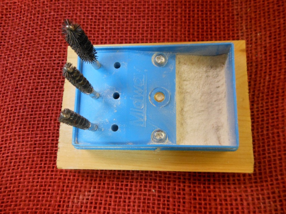 Vintage Midway Case Neck Lubricator