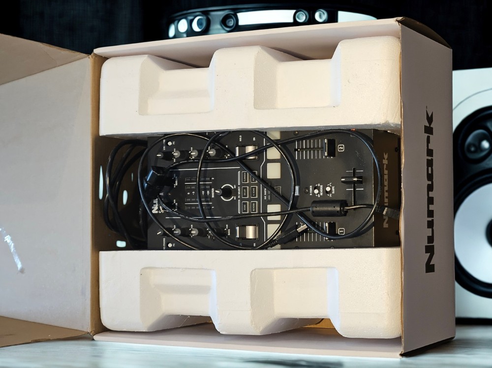 Numark Scratch 24-Bit 2-Channel Dj Mixer - Black