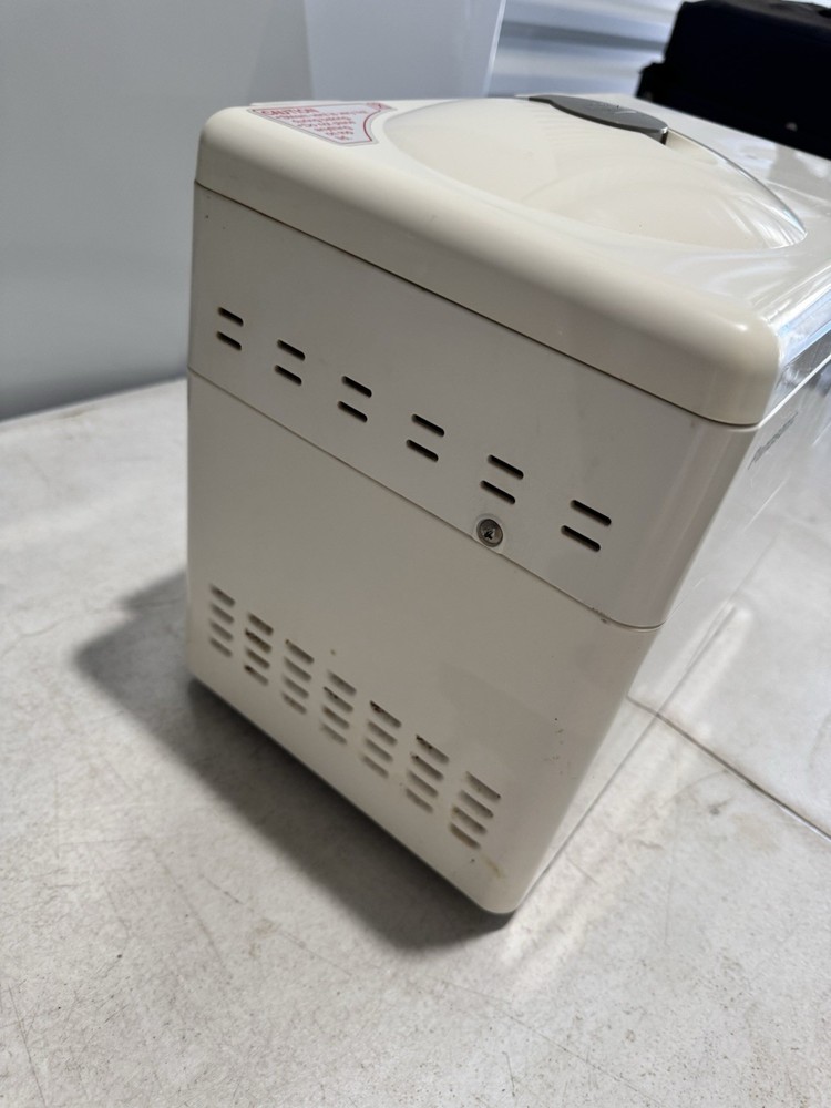 Panasonic SD-BT2P White Bread Bakery Automatic 1 Pound Bread Maker Machine japan