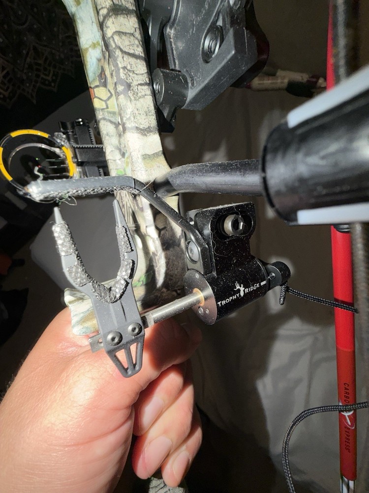 Athens Vista 35 Right Hand Compound Bow Loaded