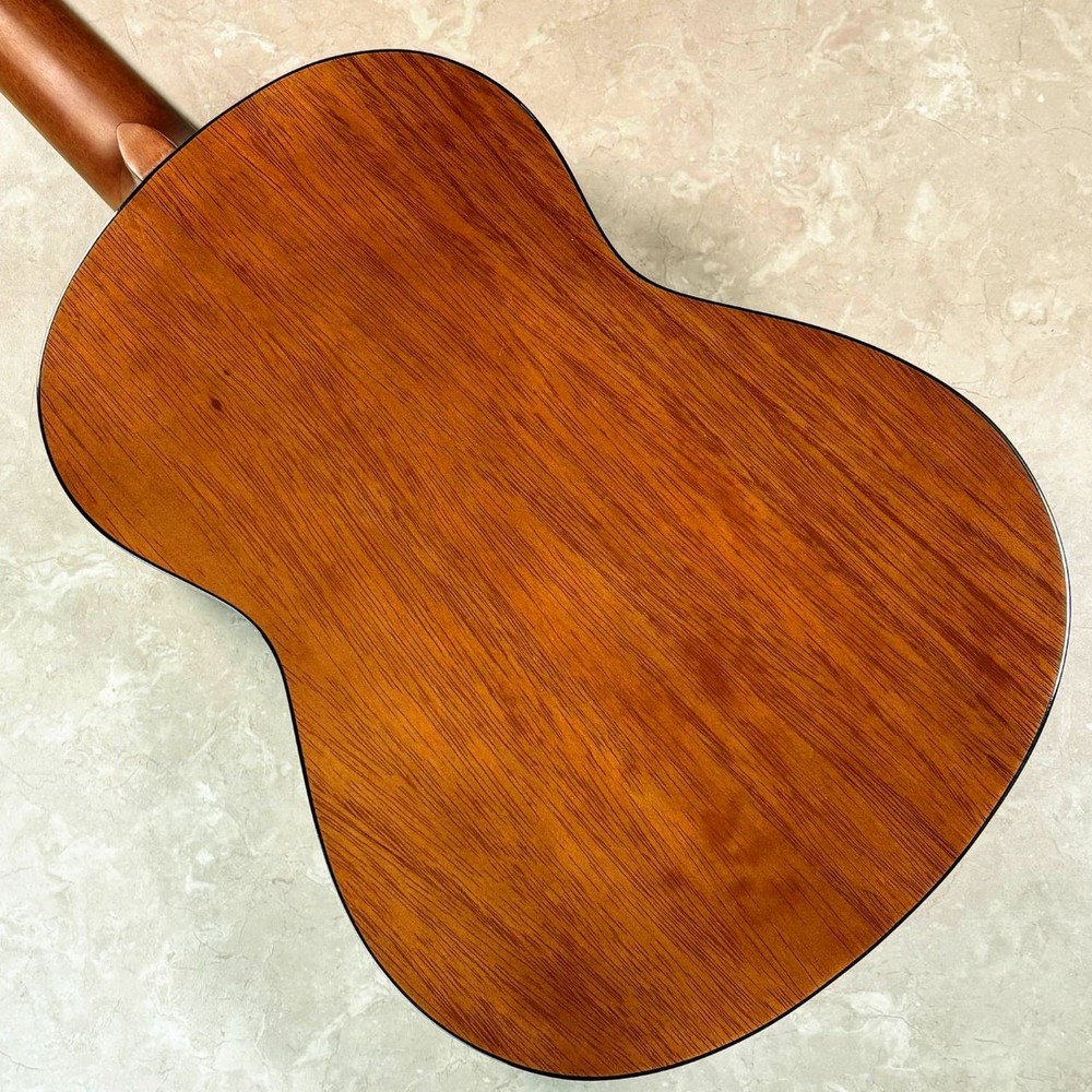 Yamaha CS40 Mini Classical Guitar 580mm Scale Nylon Strings Soft Case Included