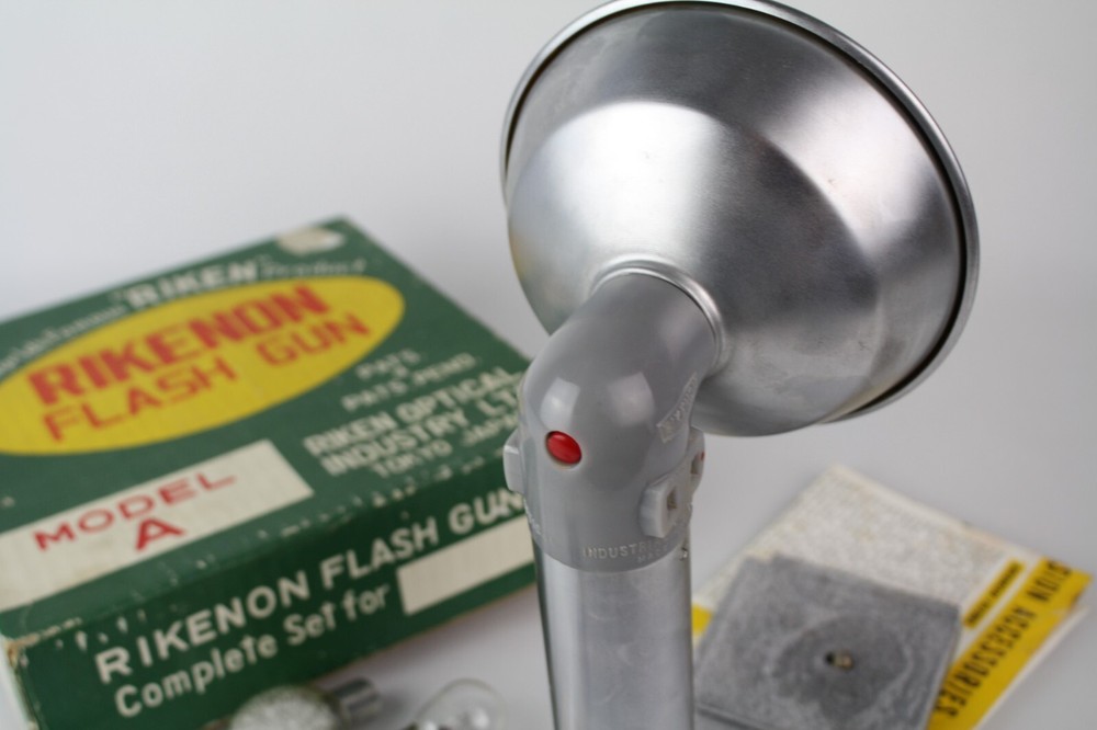 VINTAGE RIKENON FLASH GUN SET FOR CAMERA MODEL A