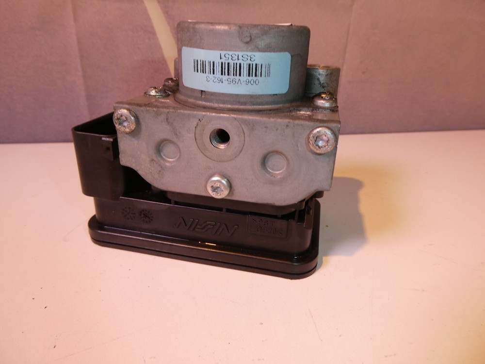 Indian ABS Pump Brake Controller Module 1911987 Roadmaster 2017 Chieftain Q9
