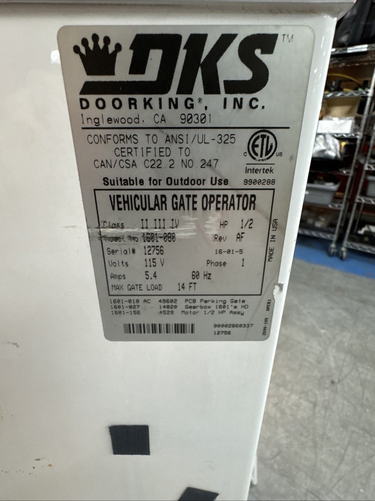 DoorKing Inc. 1601-080 Barrier Gate