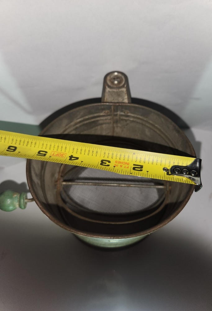 Vintage Bromwells 3 cup sifter
