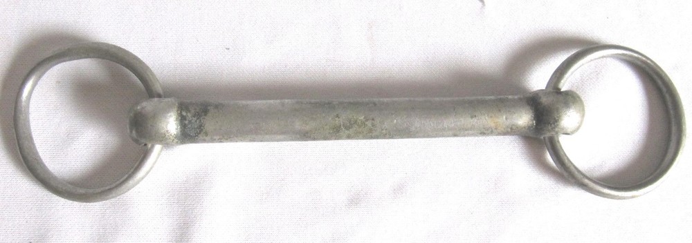 Draft Horse 5.5" LOOSE O-RING SNAFFLE BIT STRAIGHT BAR TEXTURED ONE SIDE