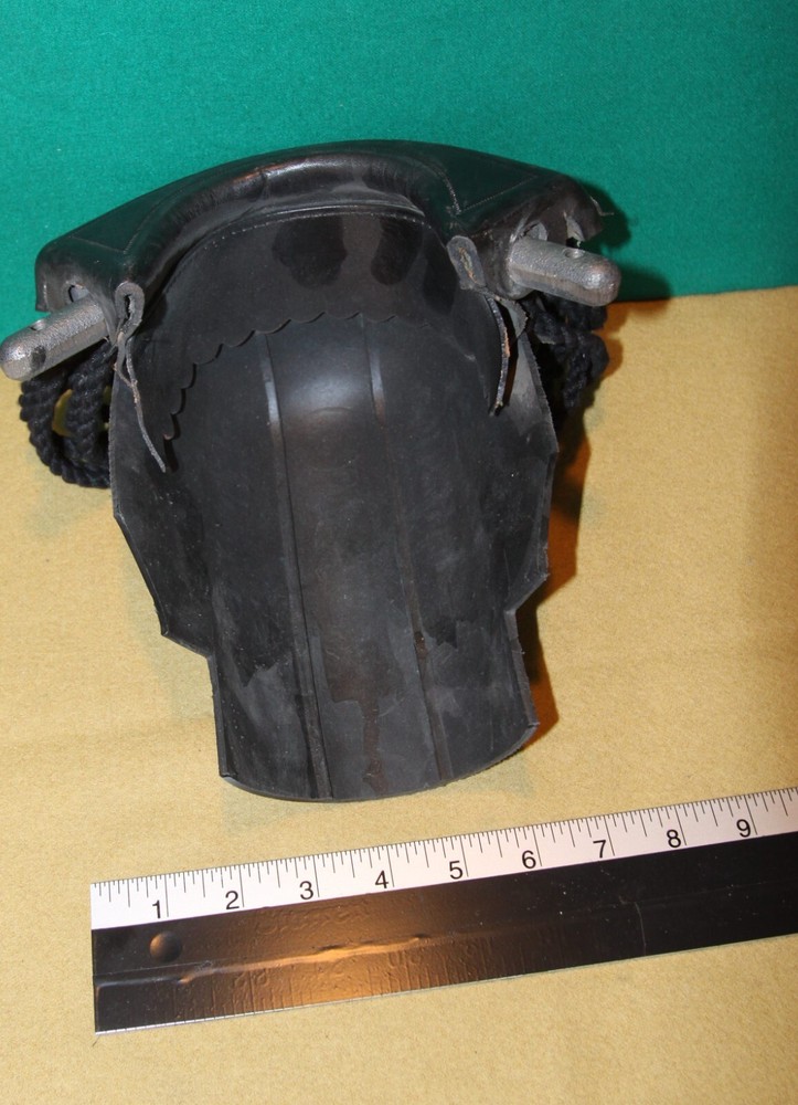 Pool table or billiard table gully boot