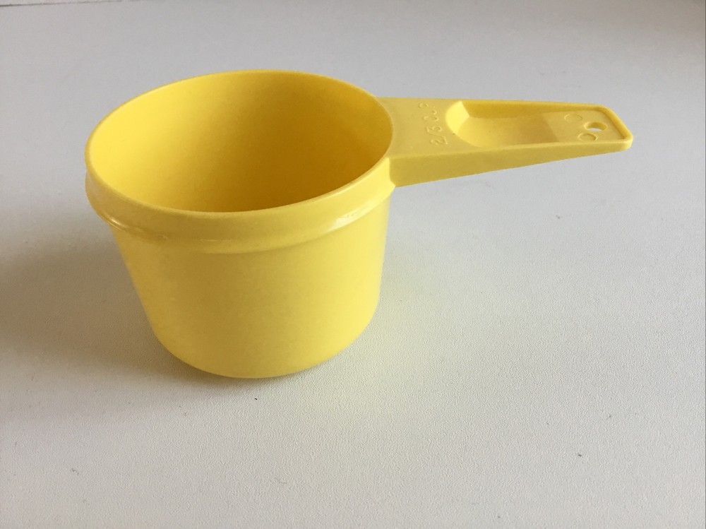 TUPPERWARE Bright Yellow Measuring 2/3 Cup REPLACEMENT Measure NICE