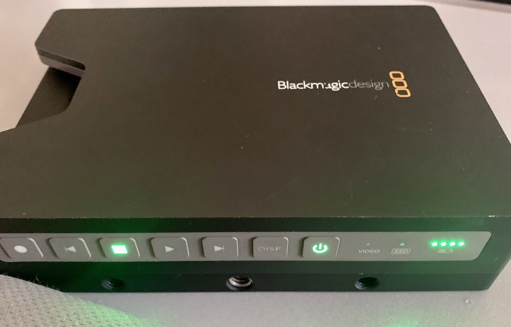 Blackmagic Design HyperDeck Shuttle SSD Field Recorder+++Cheese Plate