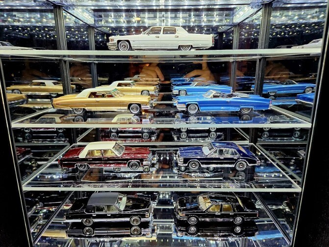 Car Display Case 4 Tier Acrylic LED Light 1/18 Model 1/24 Diecast 1/64 Cabinet