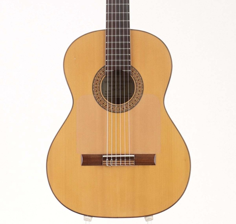 Antonio Sanchez Classical Guitar 1018 1999 with Soft Case, 1.69kg