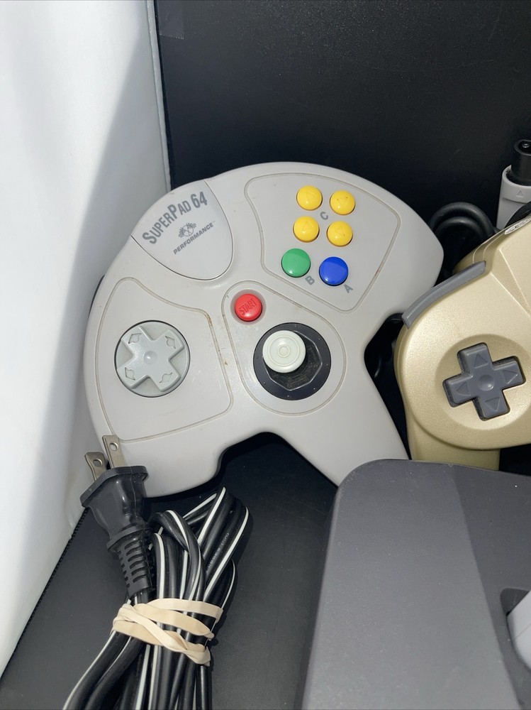 Nintendo 64 BUNDLE NO JUMPER PAK Bundle, 1 Game, 3- AFTERMARKET Controllers
