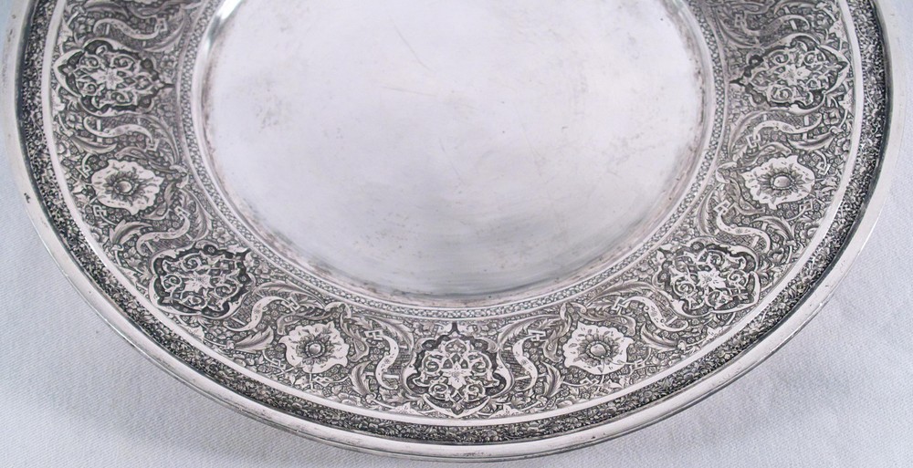 LARGE ANTIQUE PERSIAN ENGRAVED SOLID SILVER TRAY CHARGER PLATE