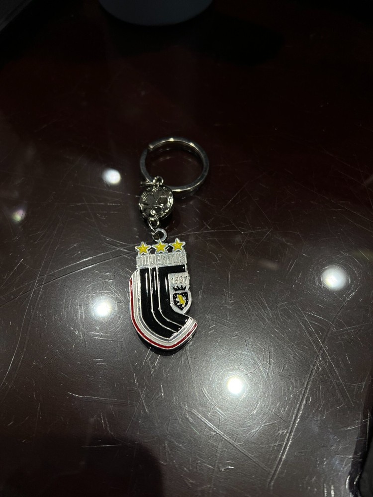 Juventus Metal Keychain soccer