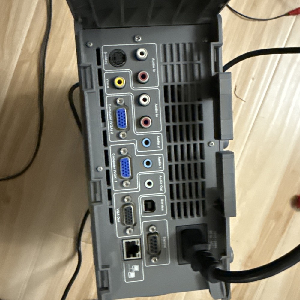 Smart Technologies UF55 SBP-10X Projector