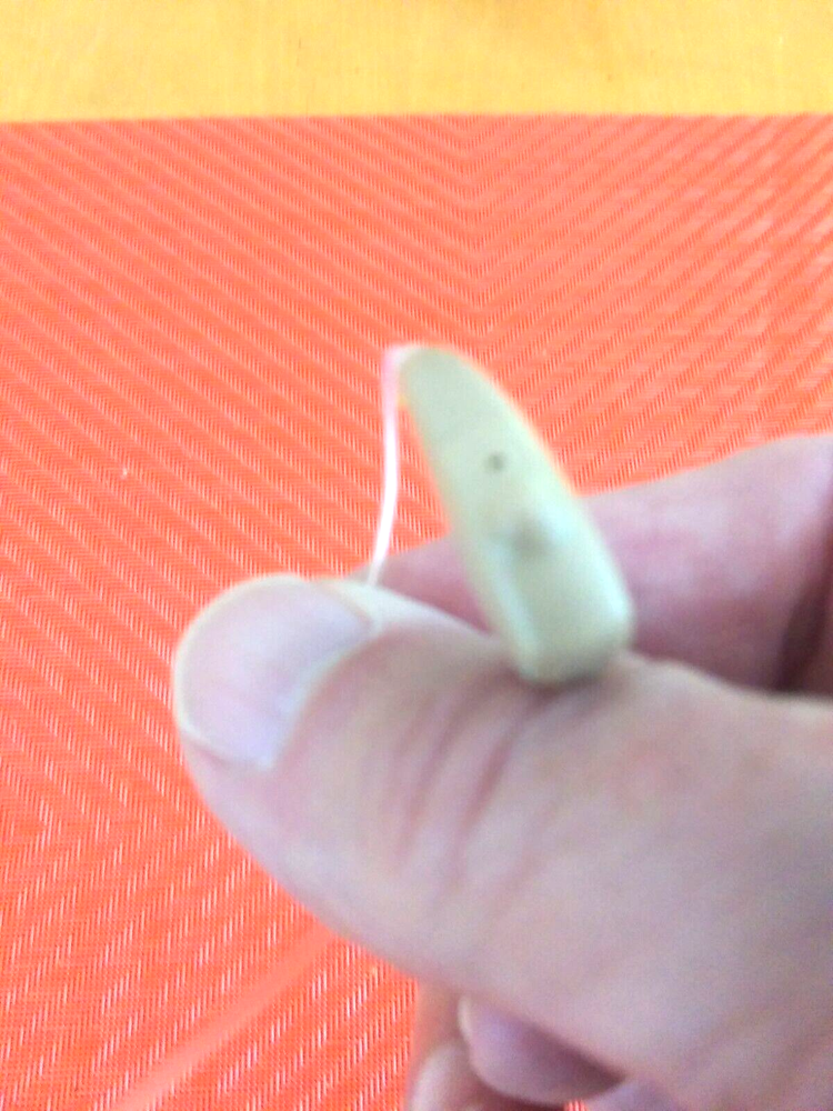 PROGRAMMABLE MINI BTE HEARING AID 2 mics, RIC NEW DIGITAL . NOISE reduction,