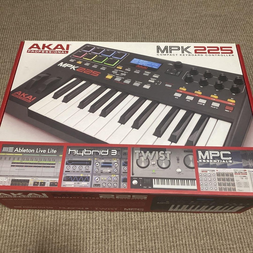 Akai /Mpk225 Midi Equipment Controller