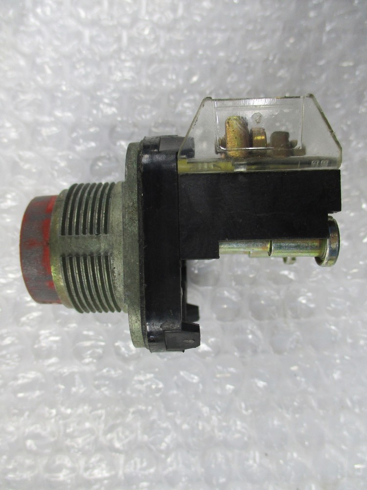 ALLEN BRADLEY 800T-B SER.T PUSHBUTTON RED UNMP