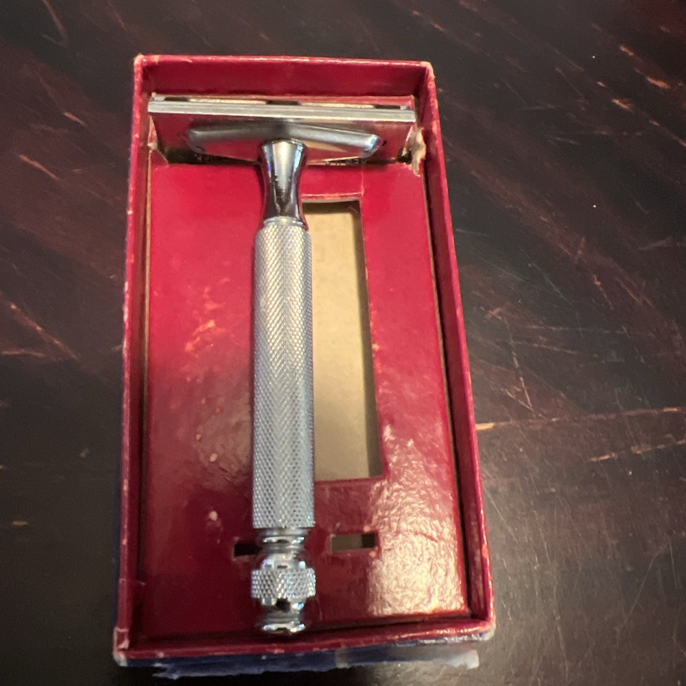 Vintage Gillette Tech Razor Kit with Box