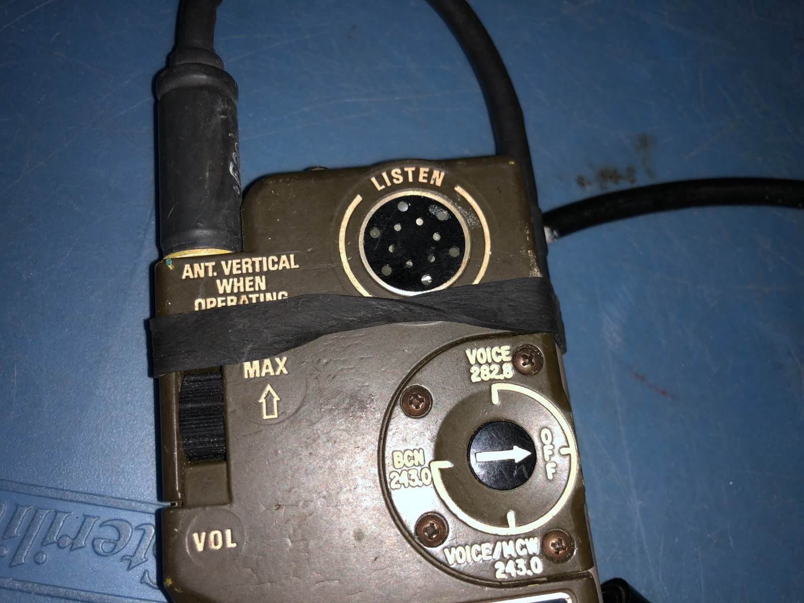 70's Era US Air Force Pilot's AN/PRC-90 Emergency Survival RADIO Dated 1977