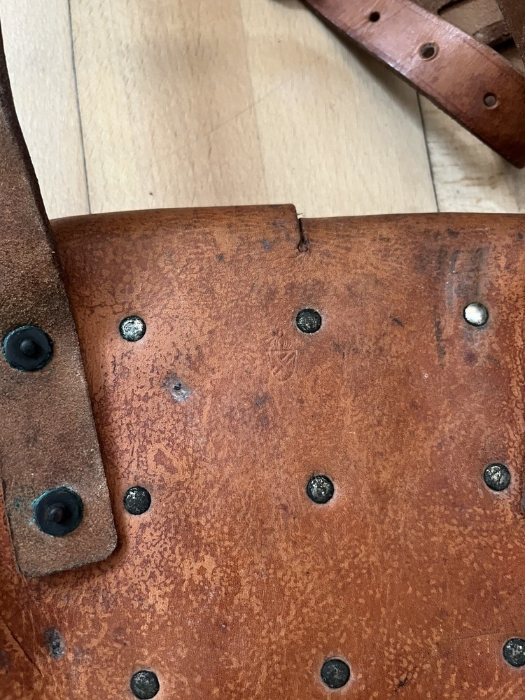 Swedish Army Carl Gustav M45 Leather Mag Pouch