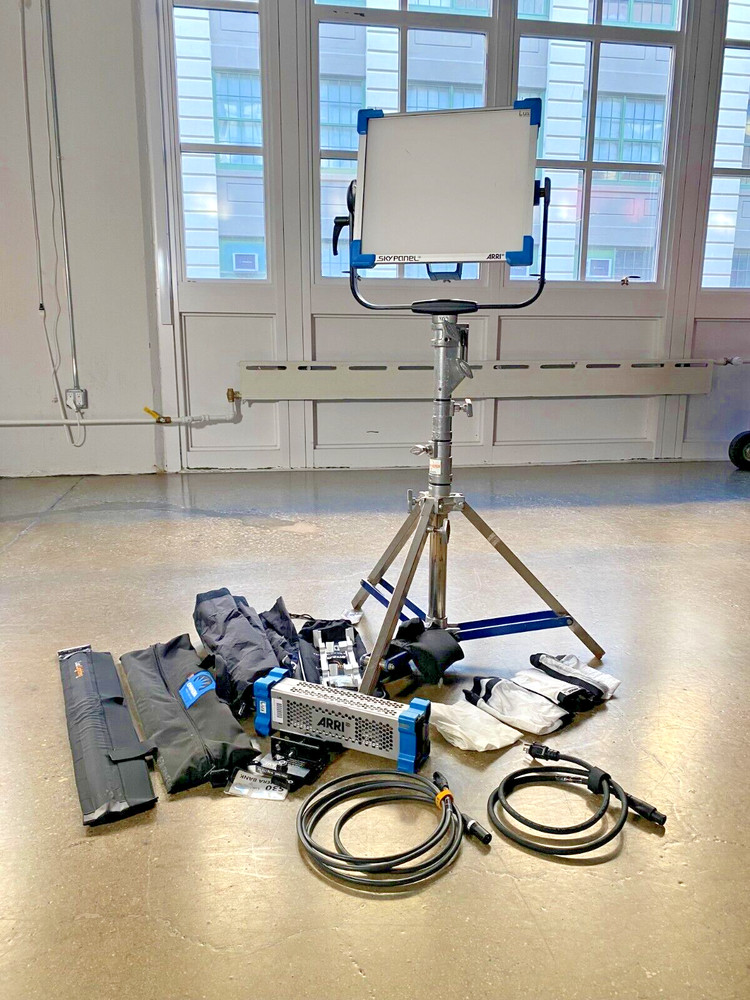 ARRI SkyPanel S30 Basic Kit PLUS Chimera & DoPChoice Snapgrid (USED)