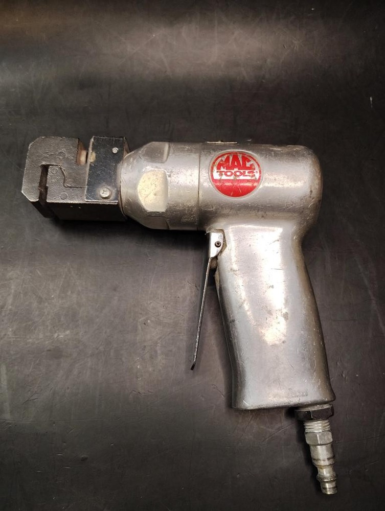 Mac Tools Model APF600A Pneumatic Air Punch Flange Tool (SB1114661)