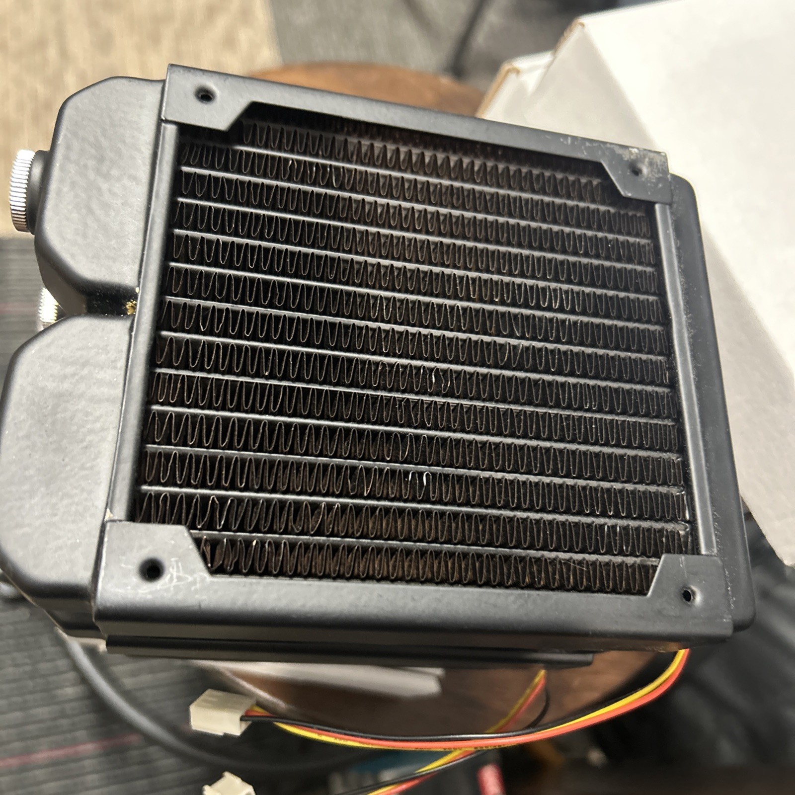 Compact 8 Pipe Aluminum Water Cooling Radiator w/ High Speed Fan Black 1747276